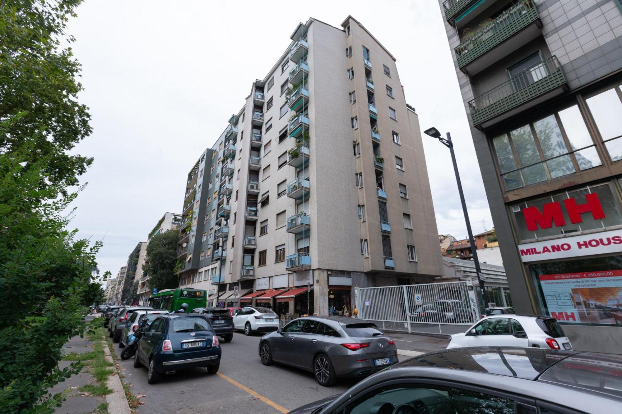 Apartment Corso Sempione Modern Flat *